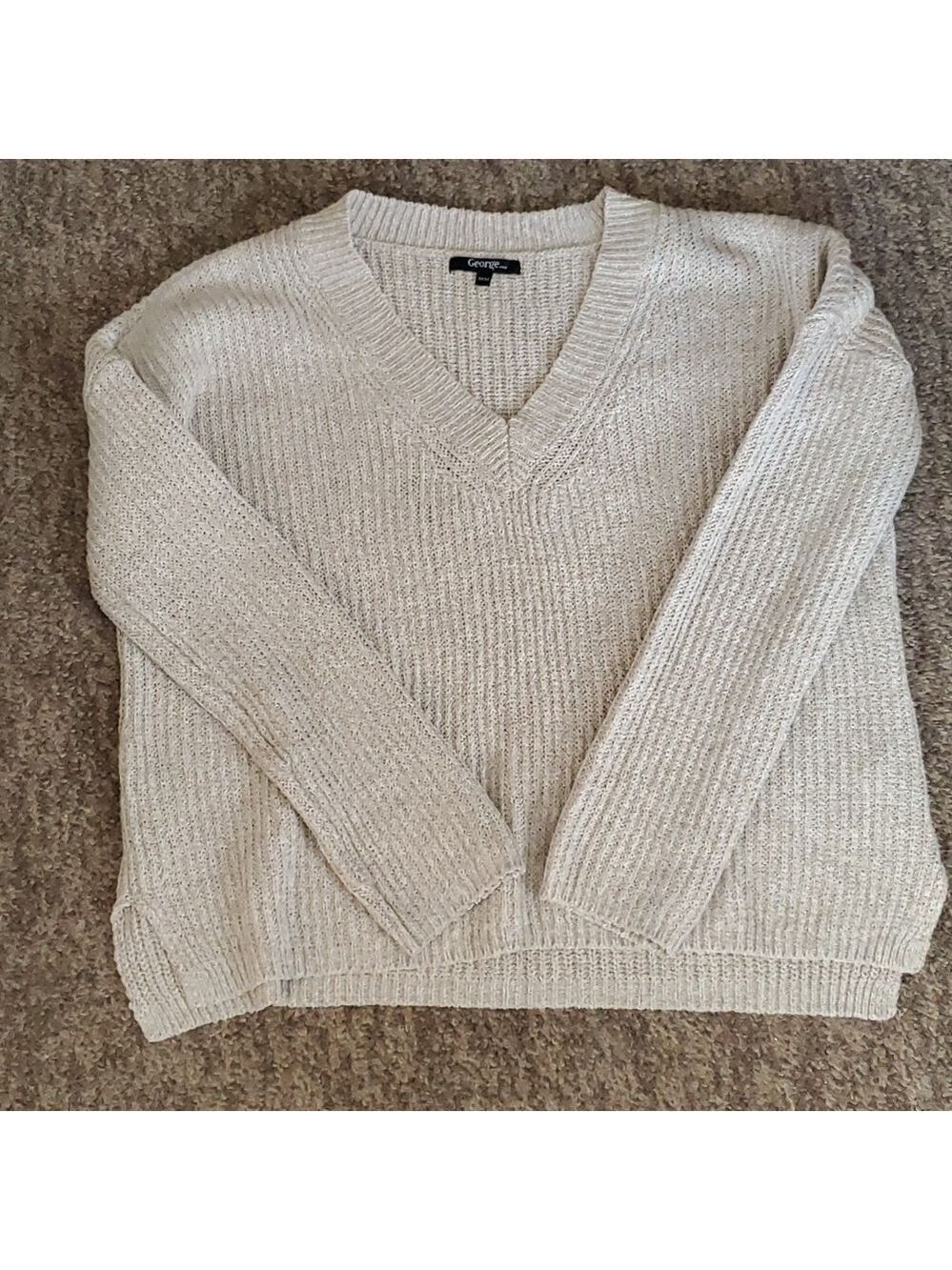 Ladies sweater size medium (4 for $20)